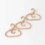 ラタンハンガー